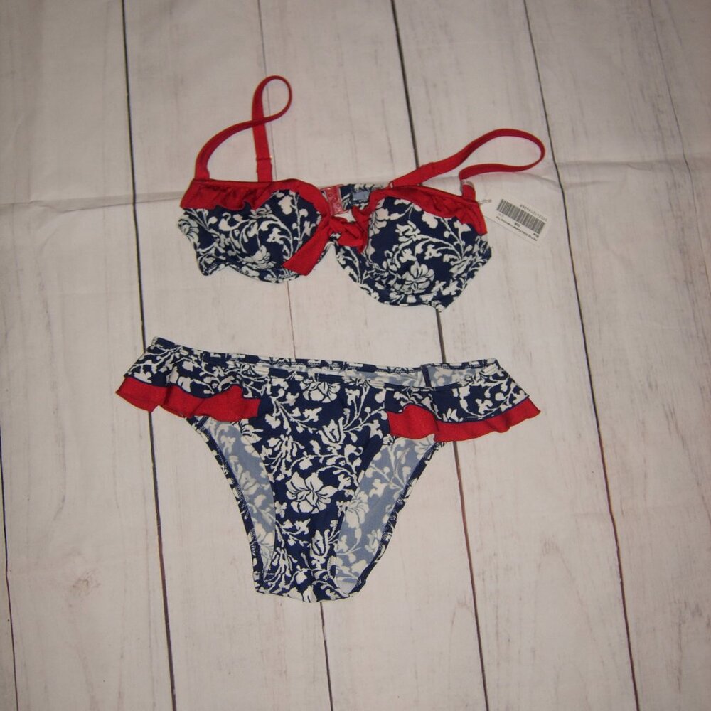 Pour Moi  aloha padded underwire top and bottom swim bikini set 34B
